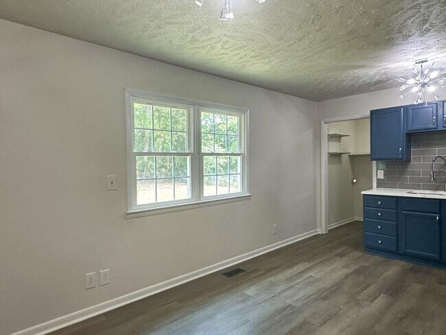 Photo - 1609 Grandview Dr