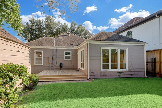 Photo - 2910 Plumb St