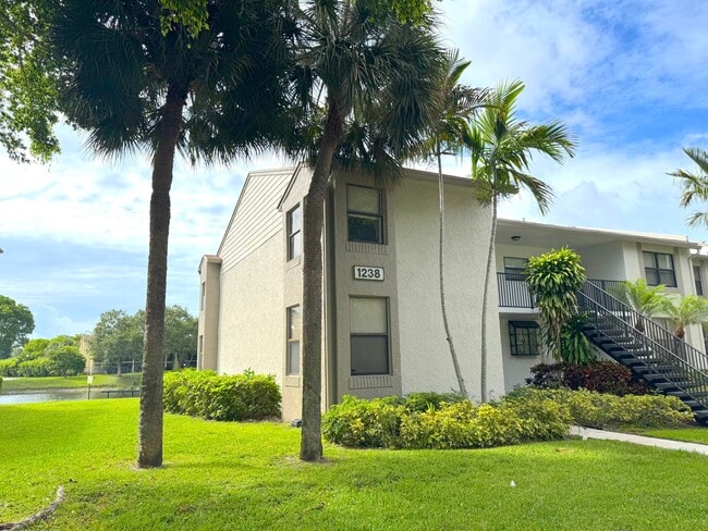 Building Photo - 1238 S Military Trail Unit 1211 Rental