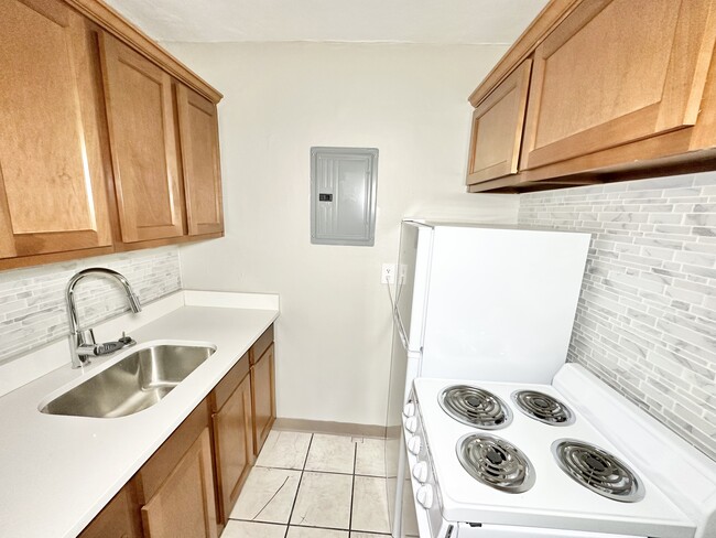 Kitchen - Waldorf Park Apartments