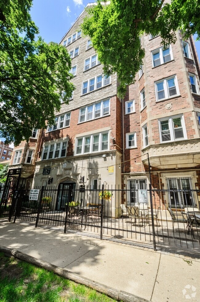 Building Photo - 1608 W Sherwin Ave Unit 407 Rental