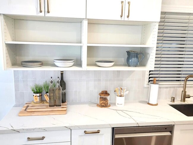 Photo - 326 Rosecrans Ave Unit BEACH  CONDO