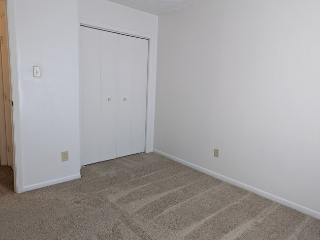 Building Photo - 8049 Pippin Rd Unit A-5