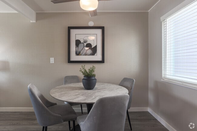 2BR, 1BA - 835SF - Dining Room