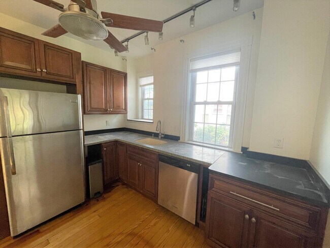 Photo - 83 Dexter St Unidad 1