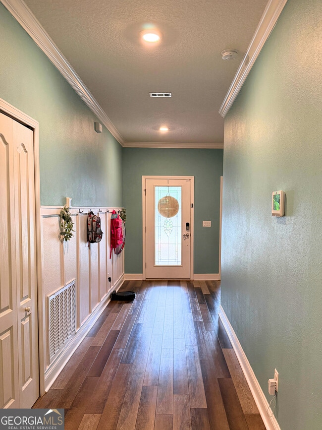 Photo - 208 Boatsman Way