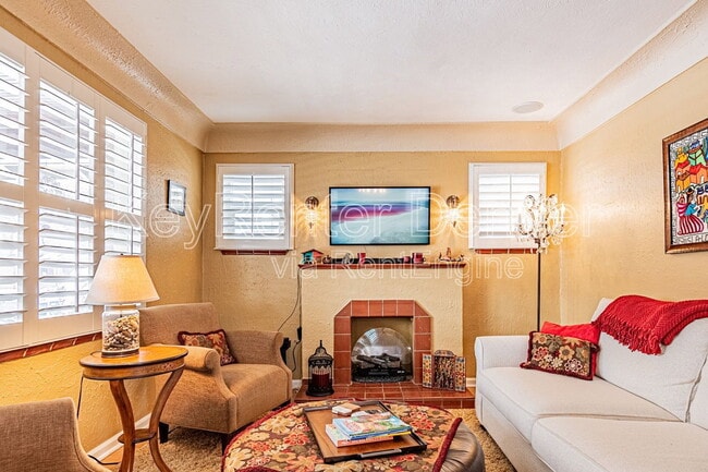 Photo - 3059 W 40th Ave