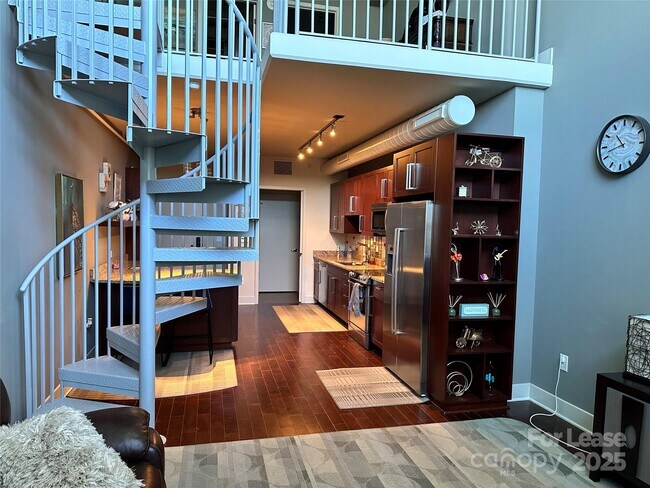 Photo - 215 N Pine St