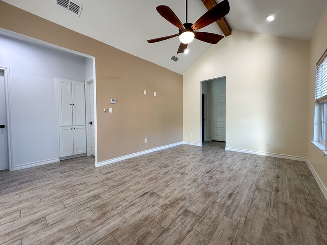 Photo - 309 Kindinger Rd