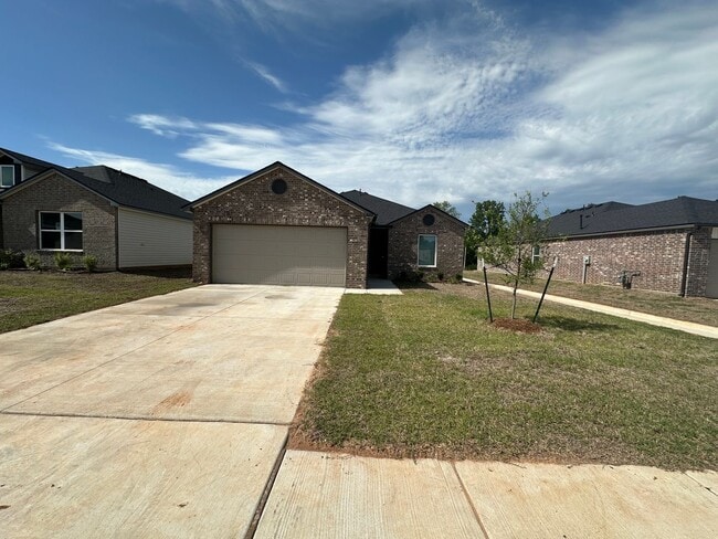 Building Photo - *Newly Built* 3 Bed 2 Bath 2 Car Garage