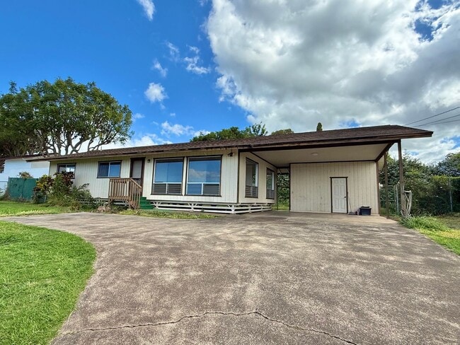 Building Photo - Newly Renovated 3 Bedroom / 2 Bathroom House on a 19,000 sq ft lot in Pukalani!