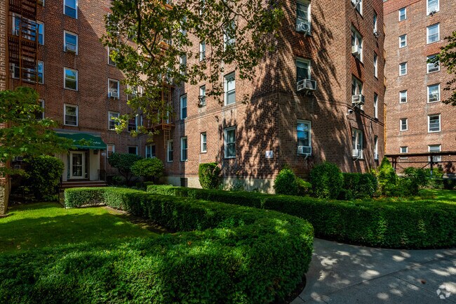 Photo - Dahill Gardens