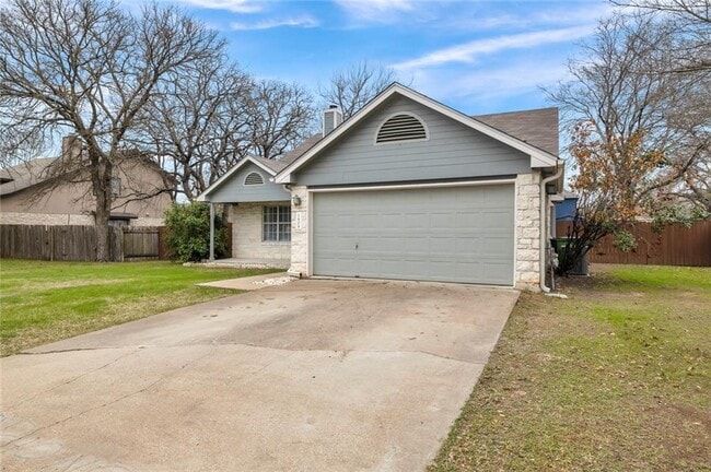 Building Photo - 1808 Sylvia Ln