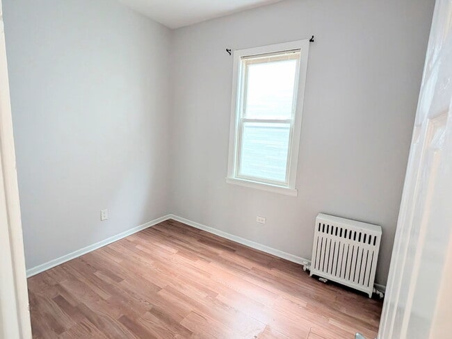 Photo - 8125 S Escanaba Ave