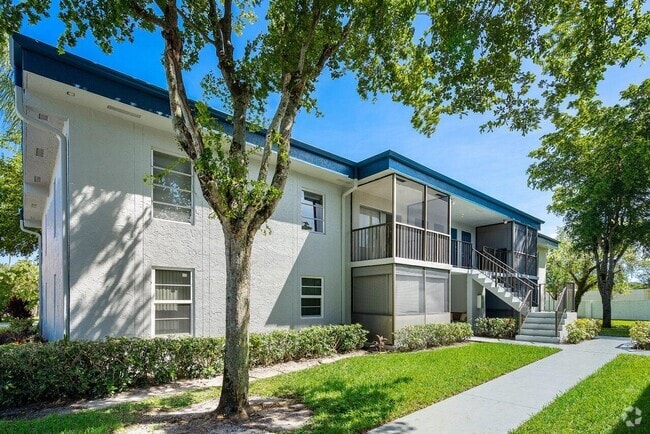 Building Photo - 7511 S Oriole Blvd Unit 203 Rental