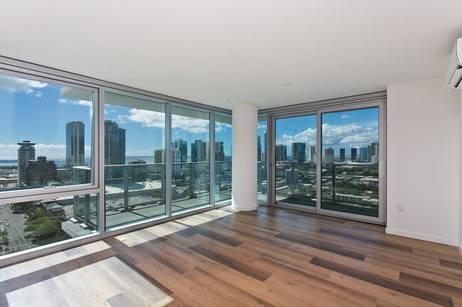 Building Photo - 1515 Liona St