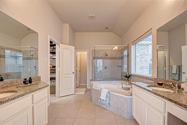Photo - 23811 Via Viale Dr