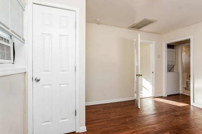 Photo - 4212 Ivy Ave