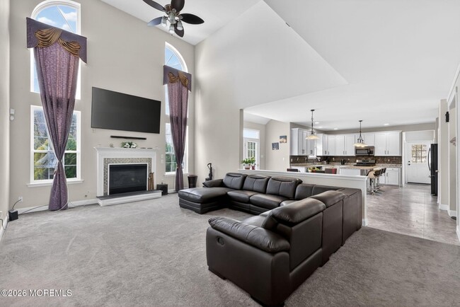 Photo - 153 Sandra Way