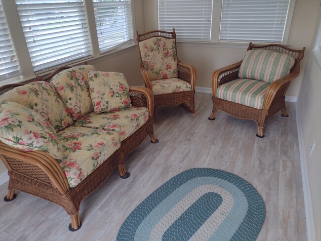 Contact me for more photos. - 144 5th St S Unit 1st Floor