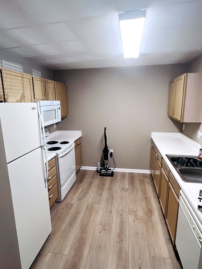Photo - 101 Sturbridge Dr Unidad First Floor Convenience