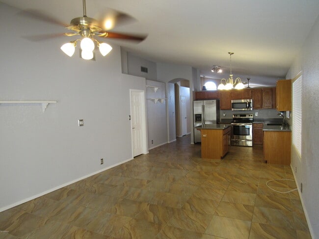 Photo - 853 E Constitution Dr