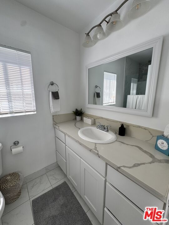 Photo - 748 W Washington Blvd