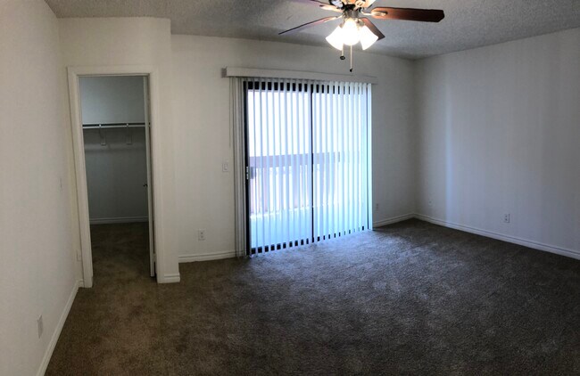 Photo - Coral Pines Apartments