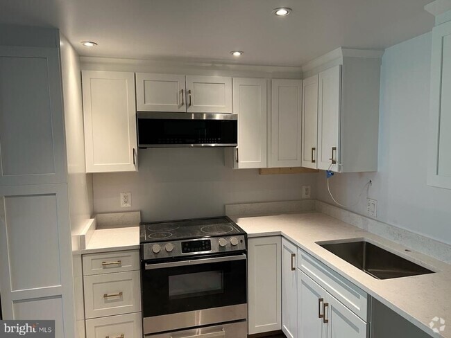 Building Photo - 6301 Stevenson Ave Unit 504 Rental