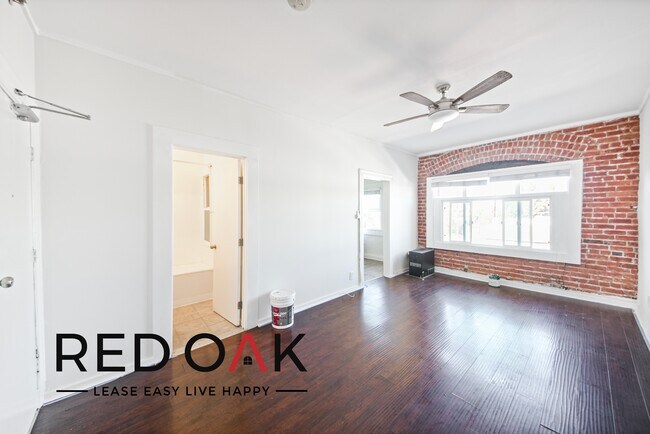 ~1 Month FREE~ Charming Studio with a Love... - ~1 Month FREE~ Charming Studio with a Love... Condo Unit 407