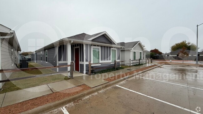 Building Photo - 8631 Cottage Crk Dr Rental