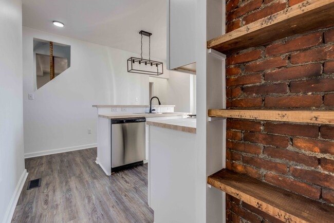 Photo - 328 Sweetbriar St