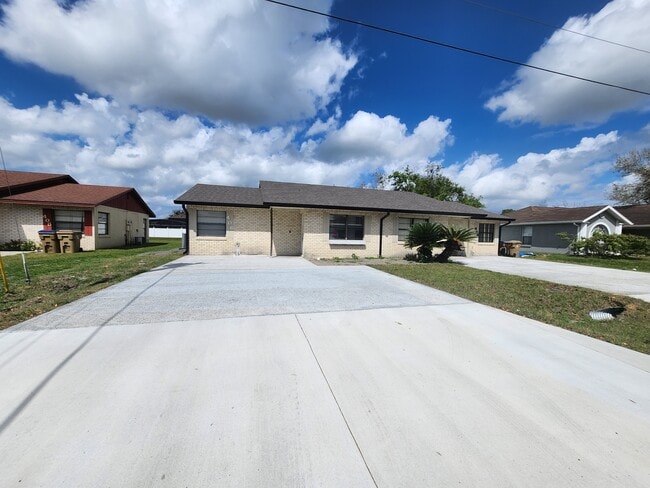 Building Photo - 406 Cocoa Ct