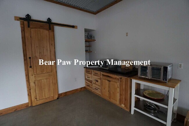 Photo - Super Cute, Short Term (SIX MONTHS) Fully Furnished Barndominum in Bailey!! Unidad Barn