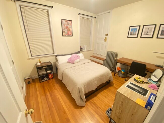 Photo - 325 Saint Paul St Unit 3