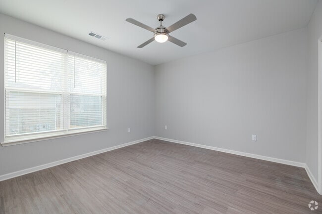 3BR, 2BA - 1,256SF - Master Bathroom