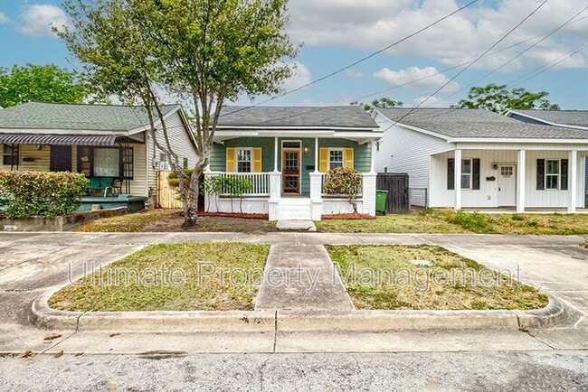 Photo - 1313 Glenn St
