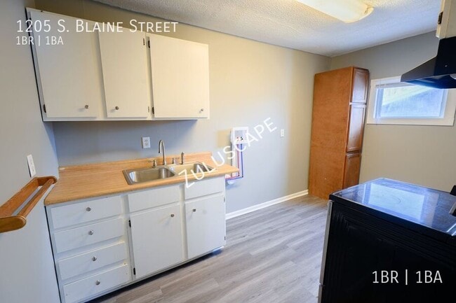 Photo - 1205 S Blaine St