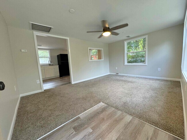 Photo - 60 Williams St