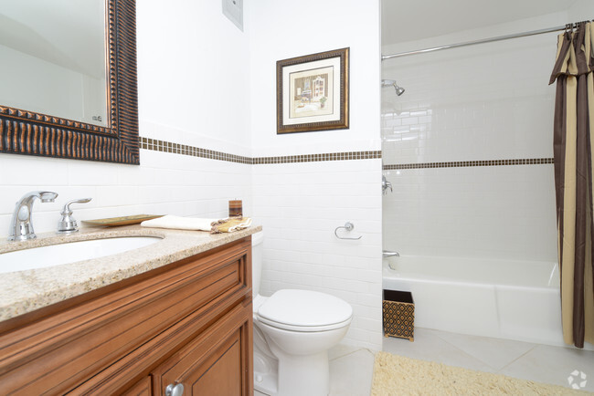 Photo - Chateau Chatillon Apartments