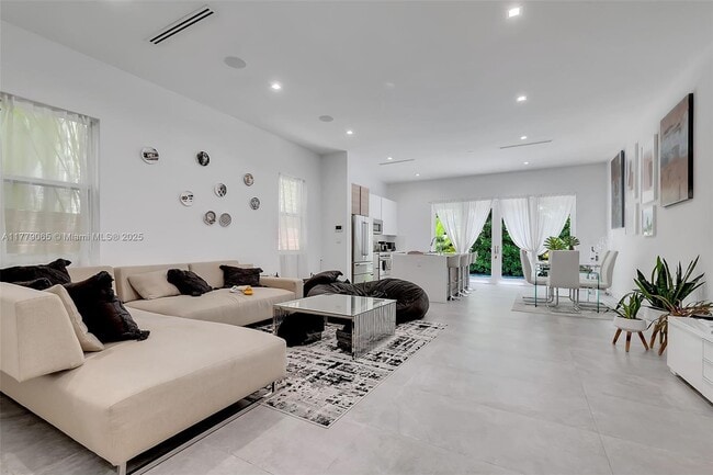 Photo - 3053 Gifford Ln