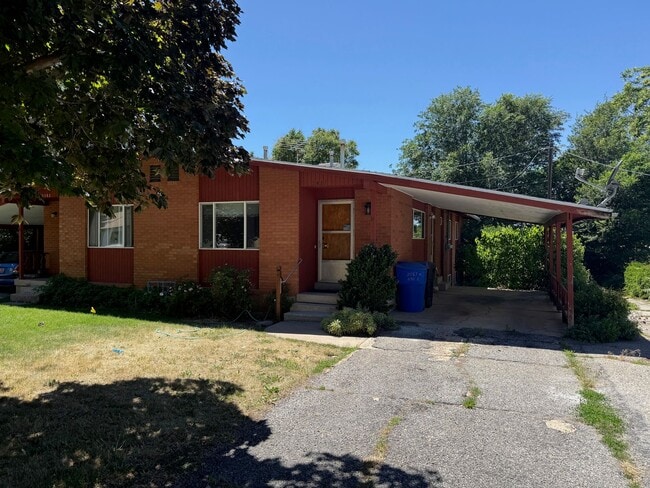 Building Photo - 2587 N 550 E Unit 2587 N 550 E