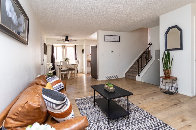 Photo - 340 Walbrach Way