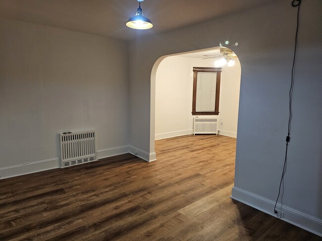 Photo - 176 Dubois Ave