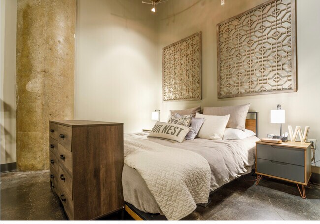 urban chic A 1 bdrm - king bed