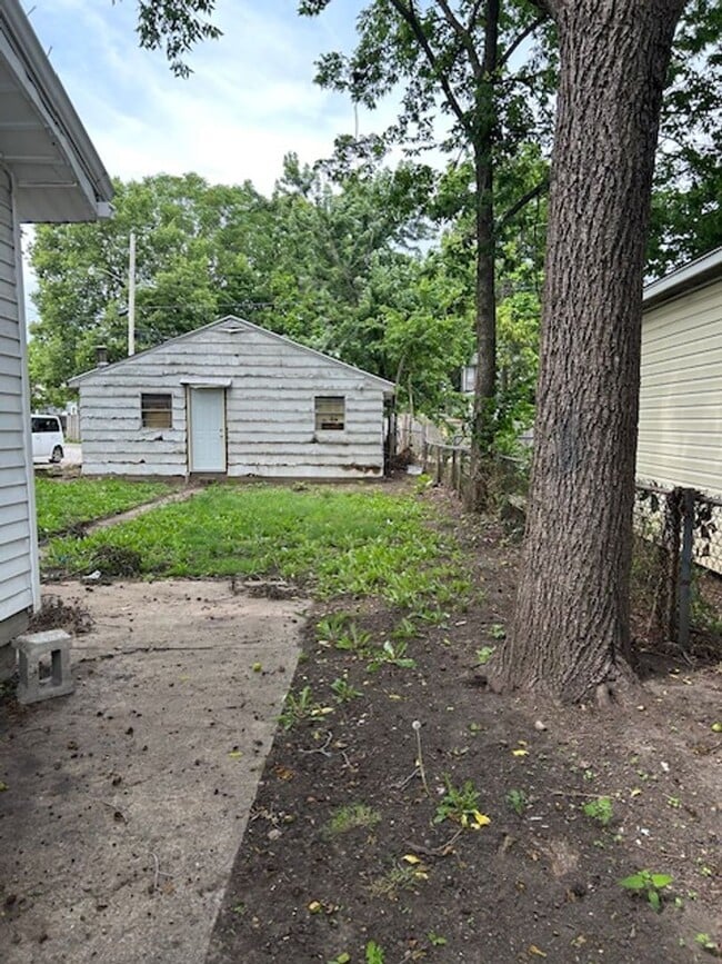 425 Huffman Ave