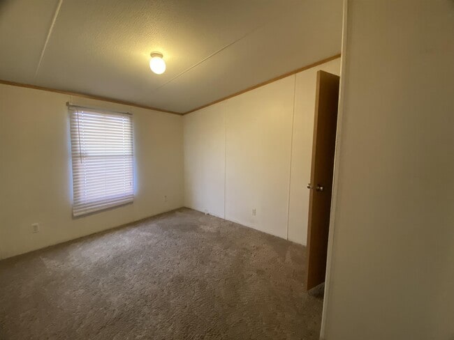 Photo - 2665 Douglas Rd