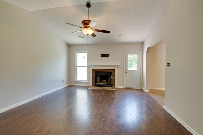 Photo - 238 Barberry Ln