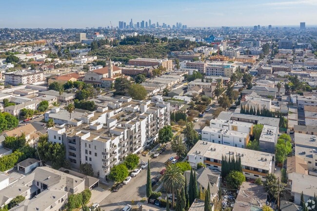 Photo - The Kenmore Los Feliz Apartments