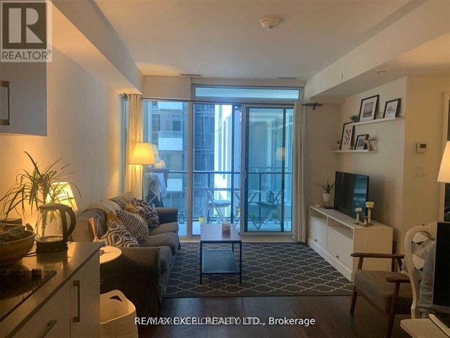 Photo - 576 Front St W Unité 531